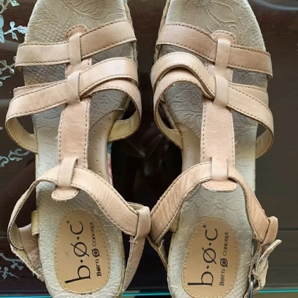 Born BOC BEIGE LEATHER SANDALS SIZE US 9​​​​